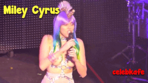 miley cyrus fake nude with tits out performing