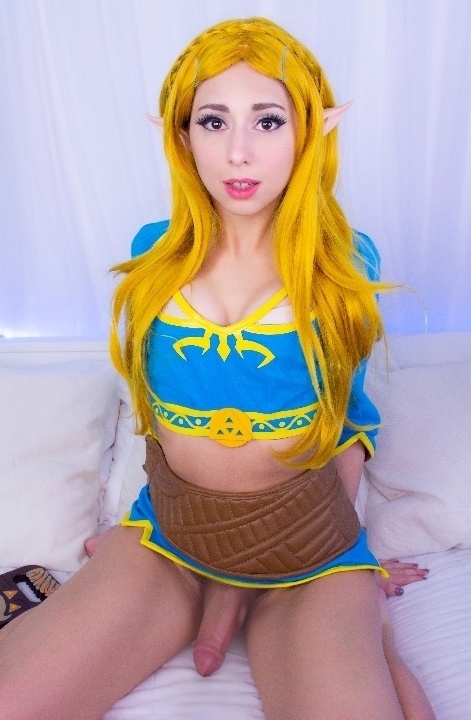 LunaRexx nude as Princess Zelda in dire need of a blowjob, MyCelebrityFakes.com