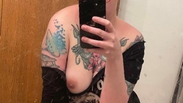 Cute PushingUpRoses nude selfie one tit and penis exposed, MyCelebrityFakes.com